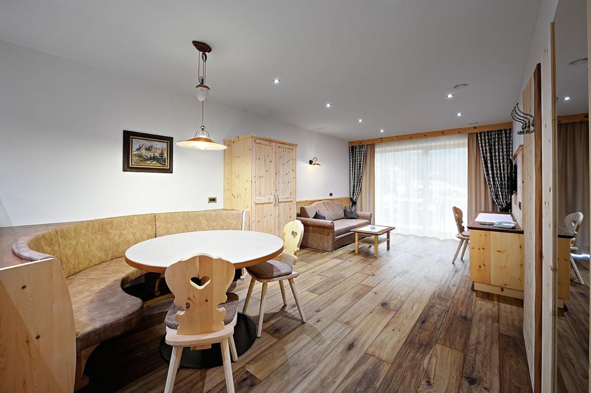 Garni Residence Soraiser Selva di Val Gardena Exterior photo